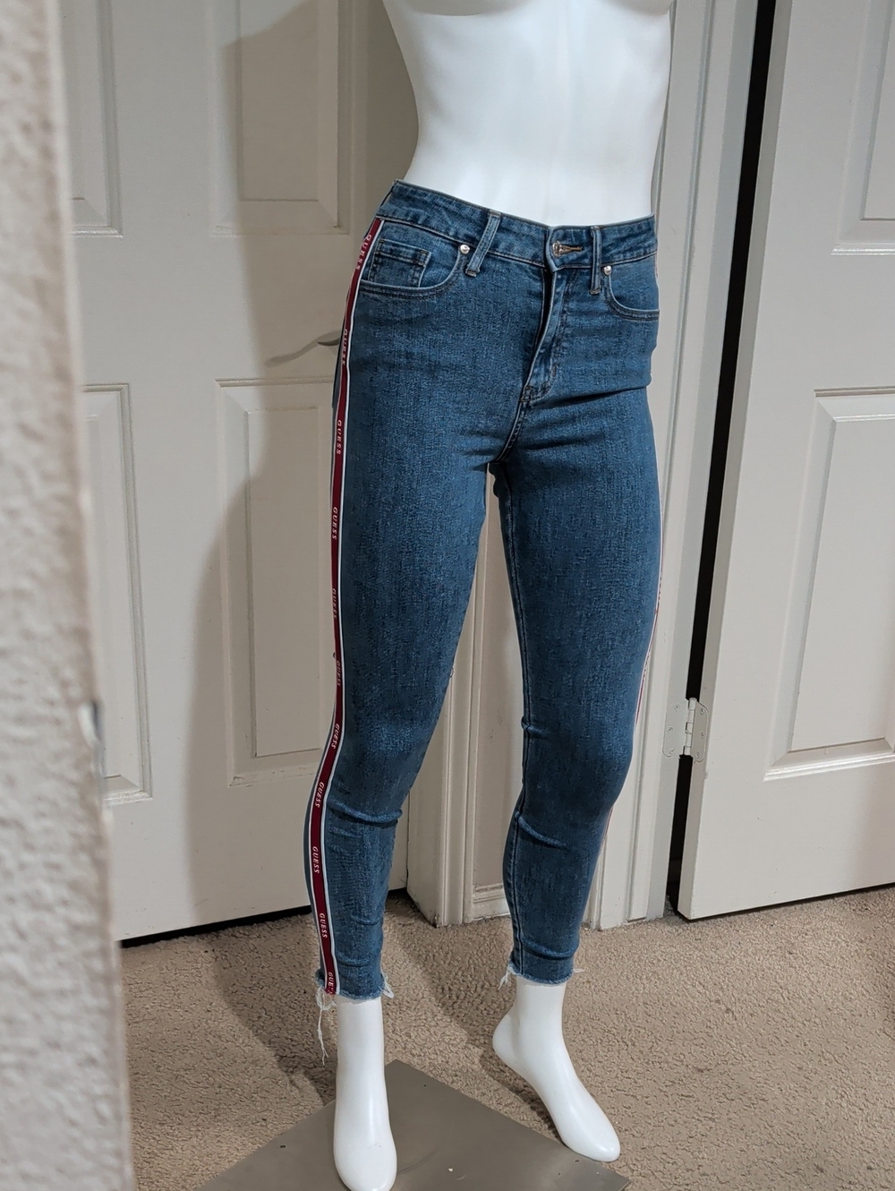 Guess High-Rise Dark Blue Skinny Jeans with Red Side Stripe Women's 25 US